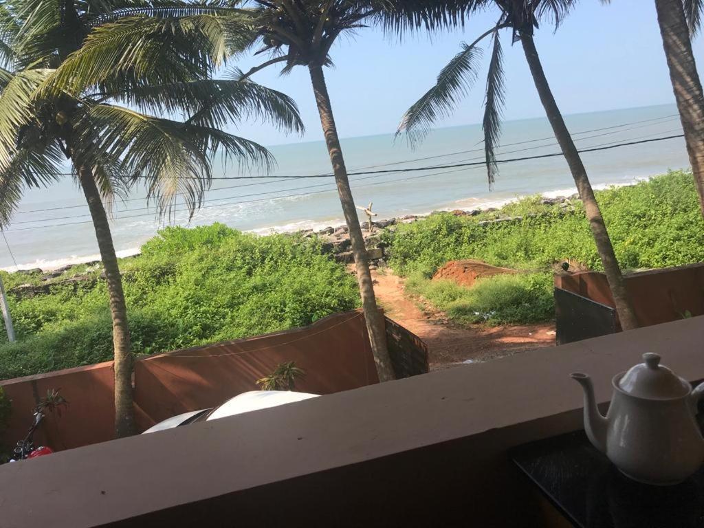 Kizhunna Rock Beach House カンヌール エクステリア 写真
