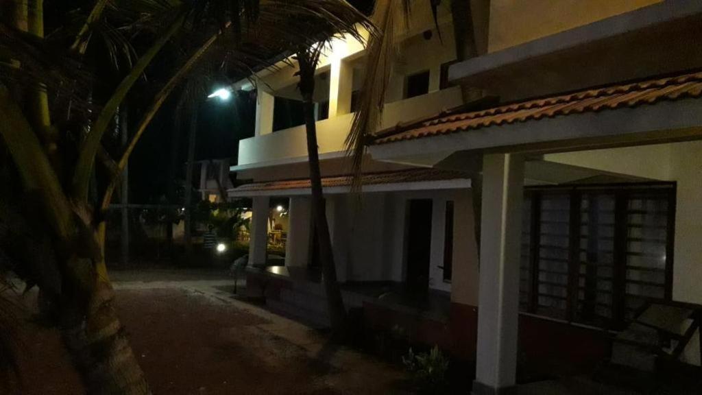 Kizhunna Rock Beach House カンヌール エクステリア 写真