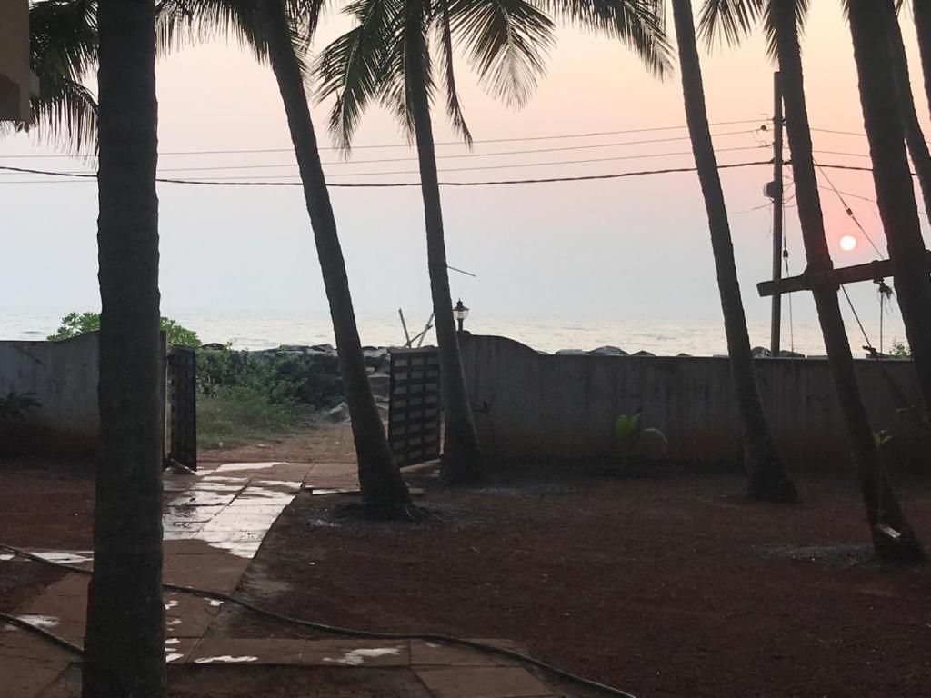 Kizhunna Rock Beach House カンヌール エクステリア 写真